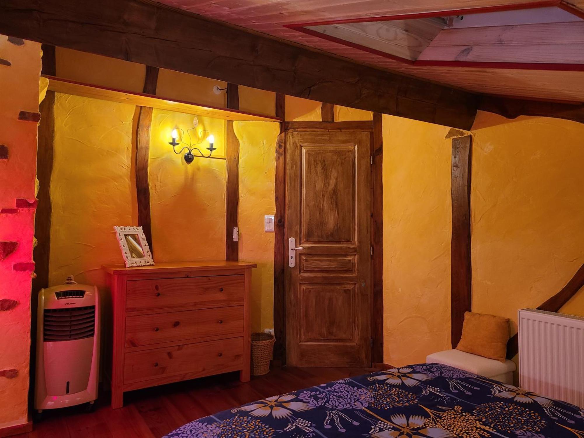 - - - - -Les Colombages - - - - Chambre D'Hotes-Gite- Classement Gite 3 Etoiles 미르포아 외부 사진